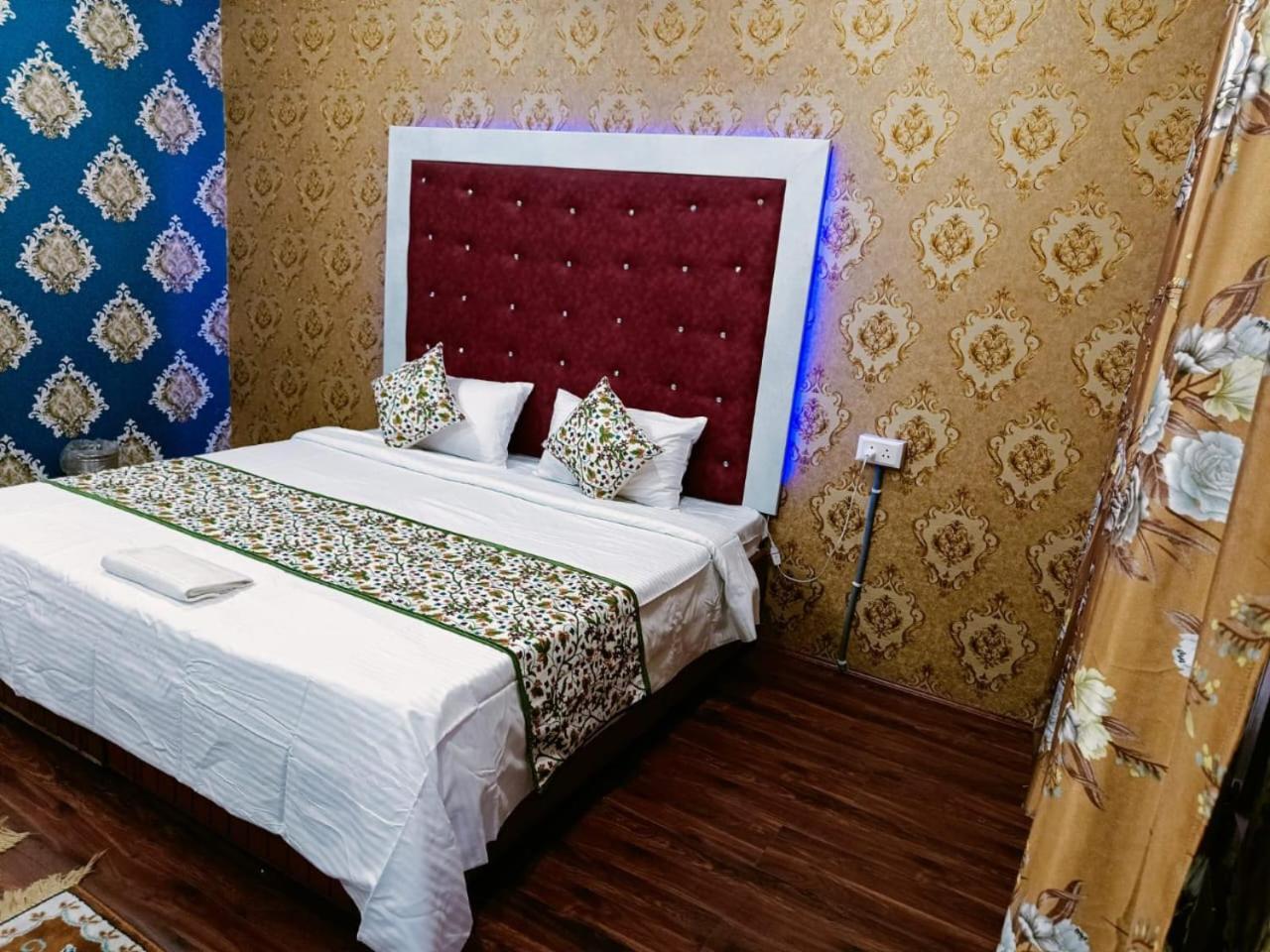 Kashmir Hill Town Hotell Srīnagar Eksteriør bilde