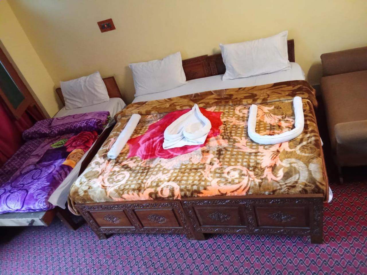 Kashmir Hill Town Hotell Srīnagar Eksteriør bilde