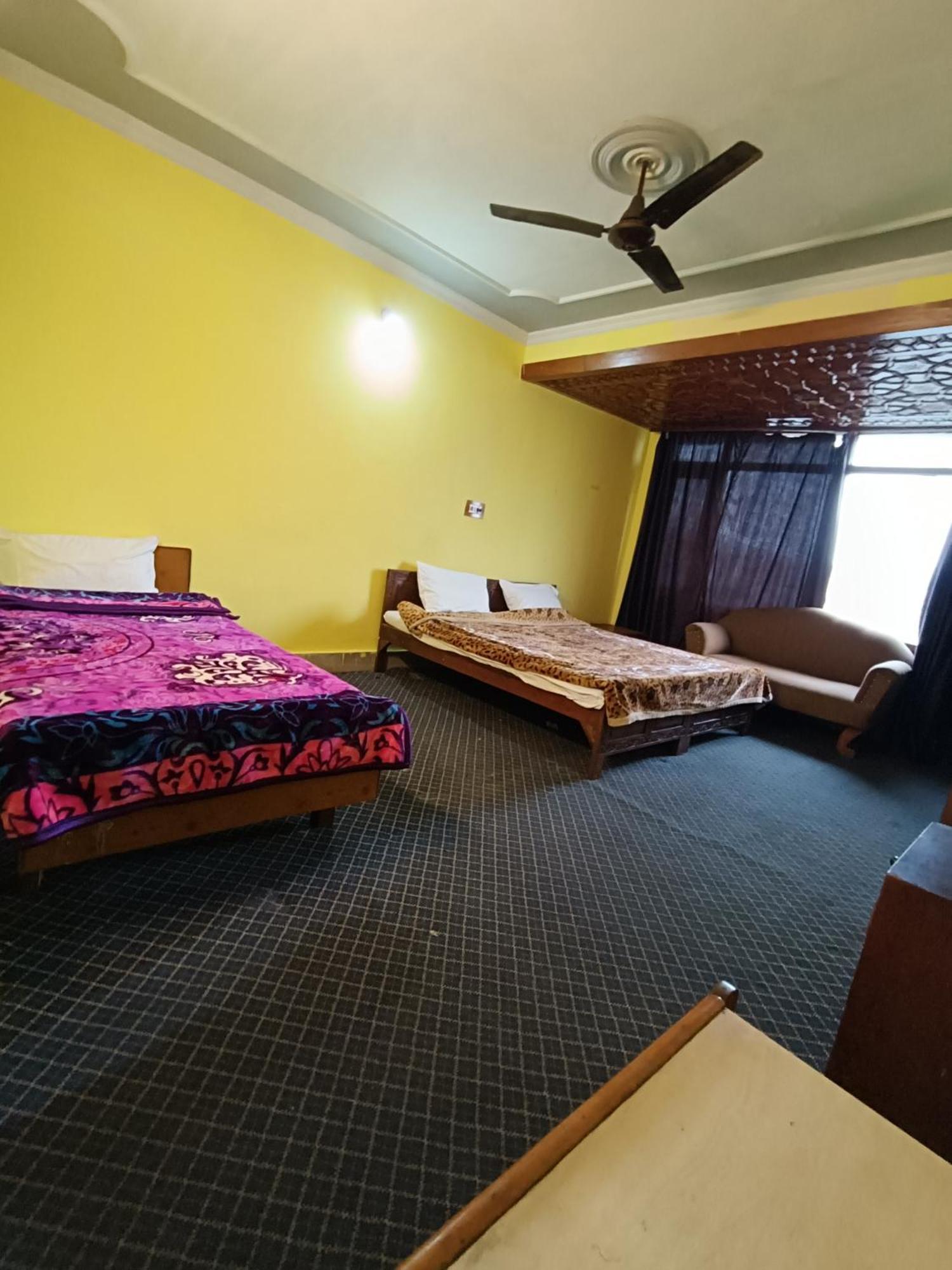 Kashmir Hill Town Hotell Srīnagar Eksteriør bilde