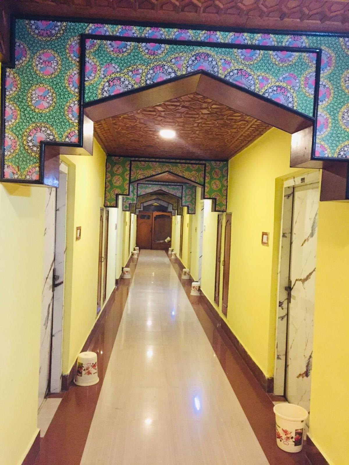 Kashmir Hill Town Hotell Srīnagar Eksteriør bilde